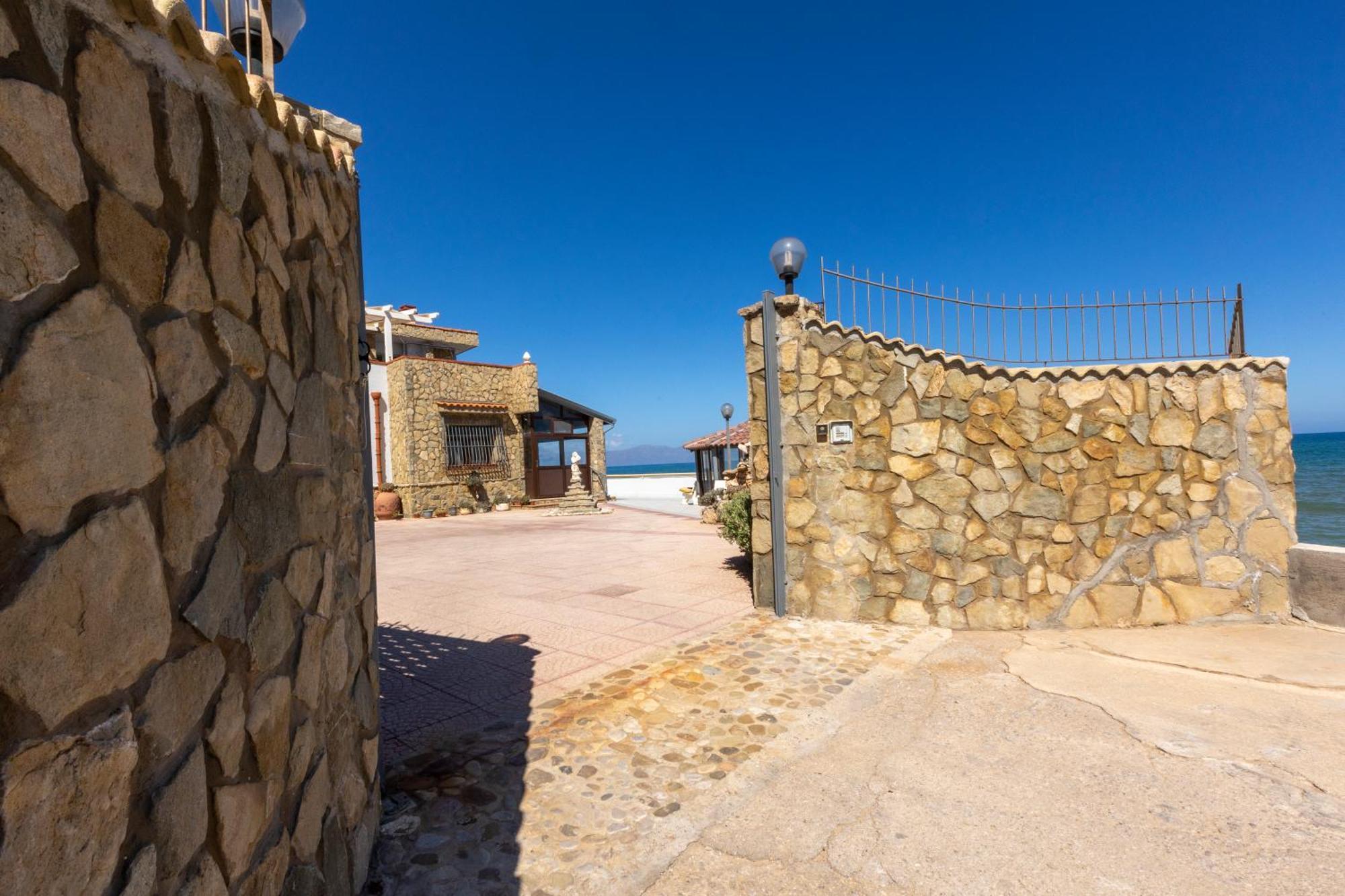 Casa Vacanza Barbera - In Riva Al Mare Villa Trappeto  Exterior foto