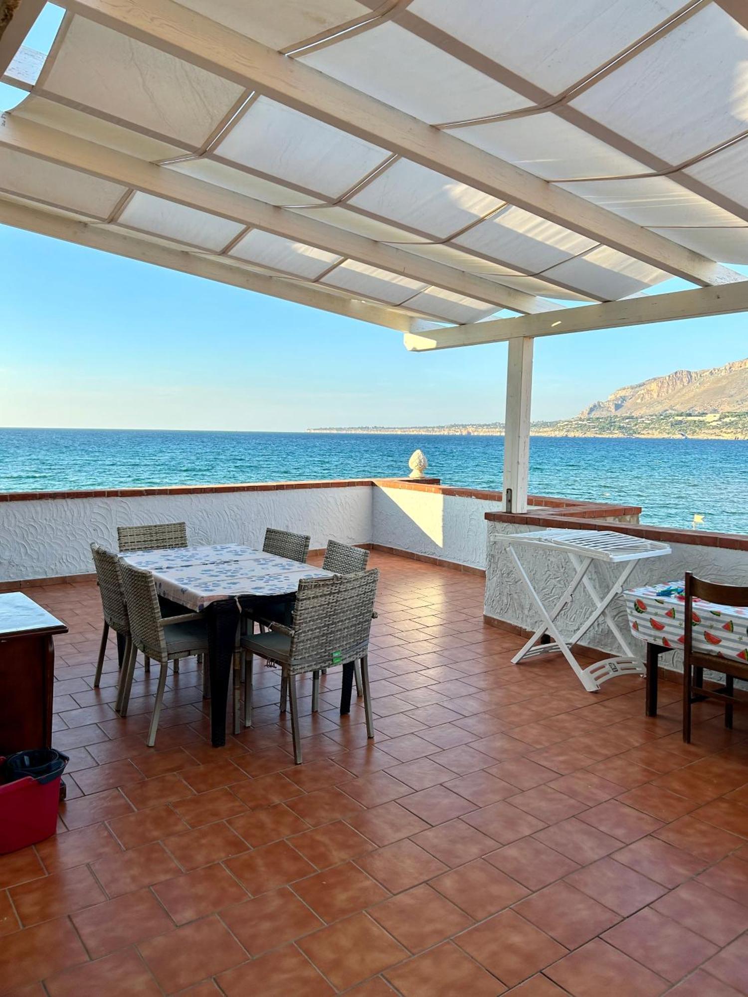 Casa Vacanza Barbera - In Riva Al Mare Villa Trappeto  Exterior foto