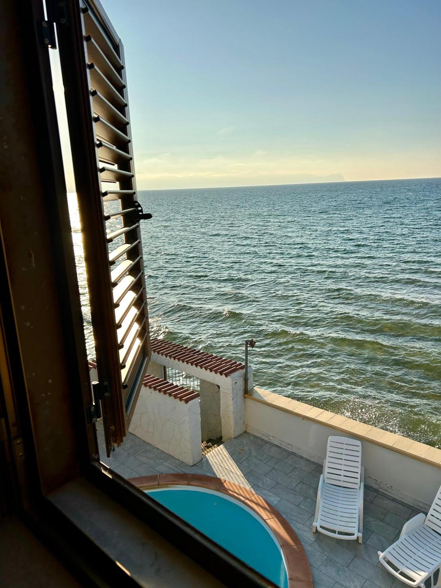 Casa Vacanza Barbera - In Riva Al Mare Villa Trappeto  Exterior foto