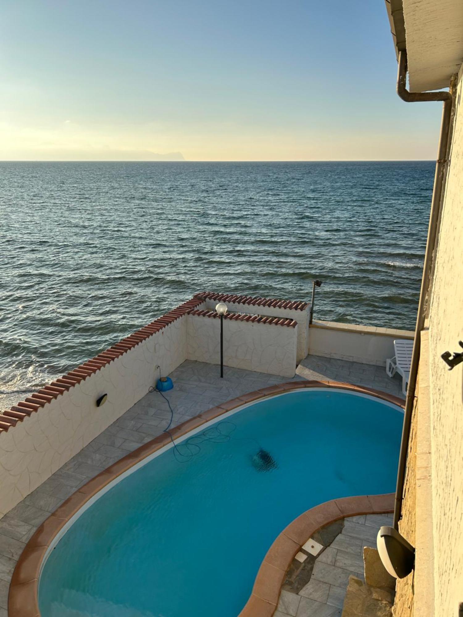 Casa Vacanza Barbera - In Riva Al Mare Villa Trappeto  Exterior foto